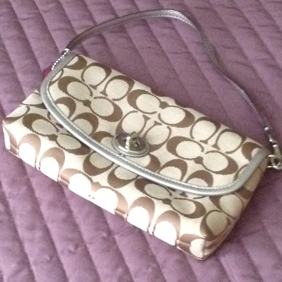 Coach Wristlet/Clutch, NWT - Picture 3 of 8